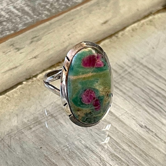 RUBY in ZOISITE Tumbled Stone & 925 Sterling Silver Ring - Picture 3 of 5